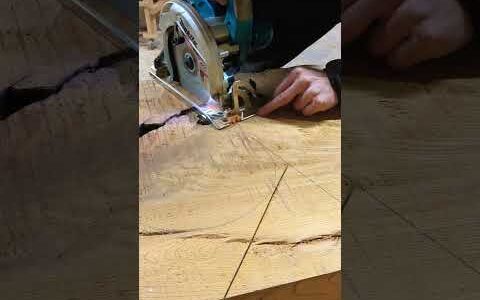 【マルノコをフリーハンドで扱う時の、操作性向上ポジション！】Position to improve operability when using the circular saw freehand.