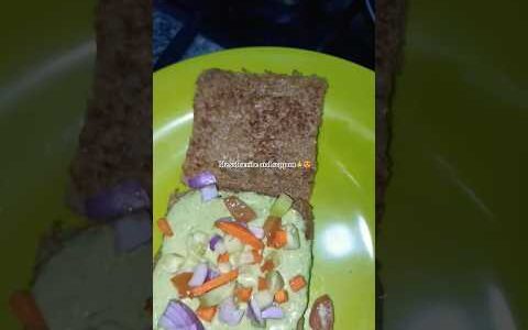 bread sandwich with protein rich spread       loss